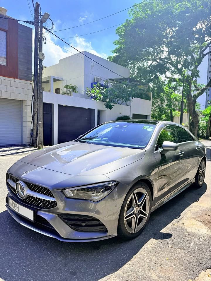 Mercedes Benz CLA 200 2019 AMG Premium Plus
